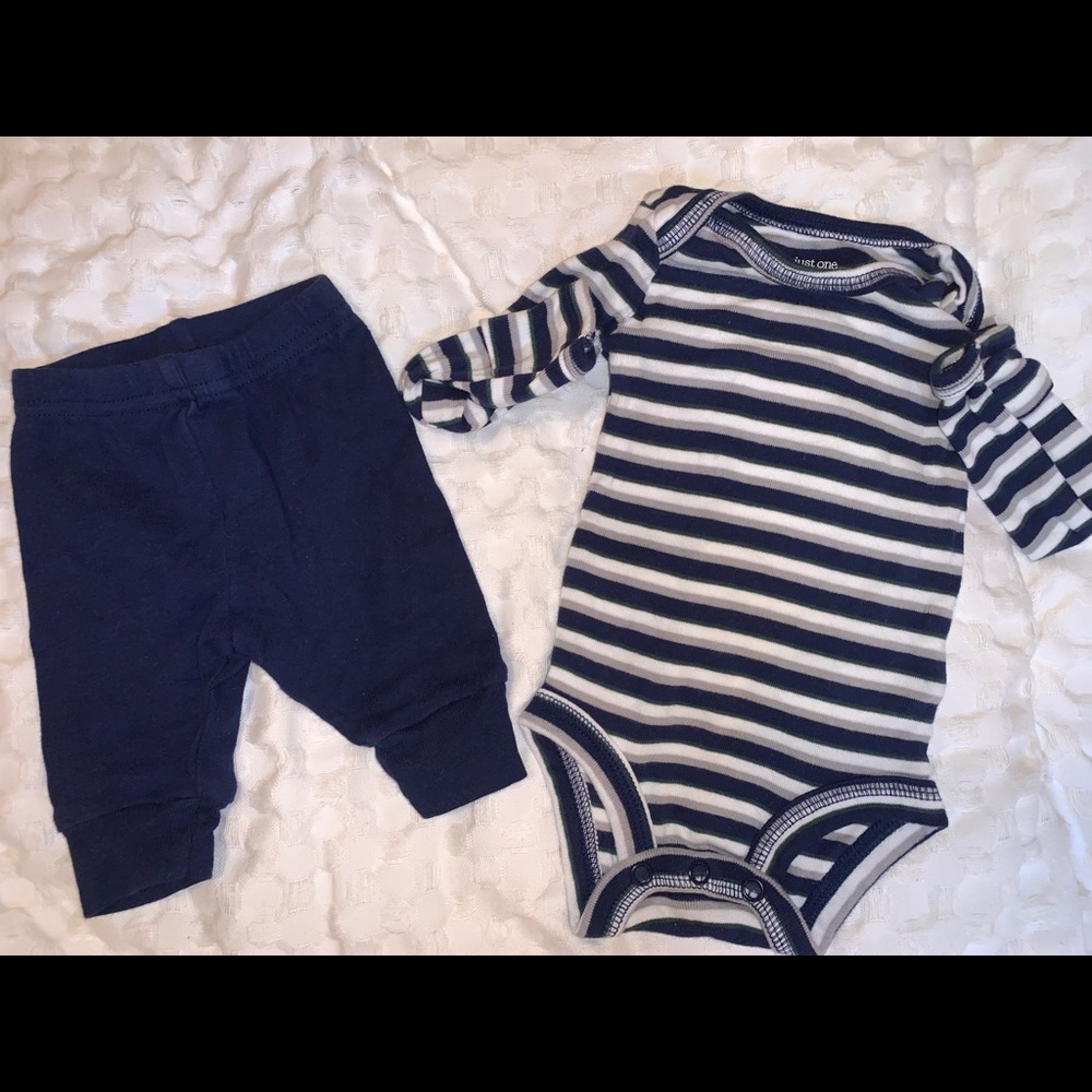 Carters Newborn Outfit